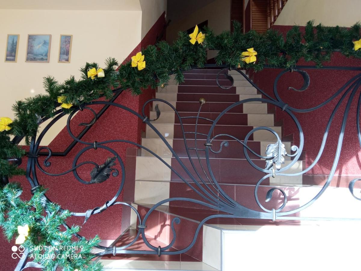 Hotel Delfin Mukacheve Exterior photo