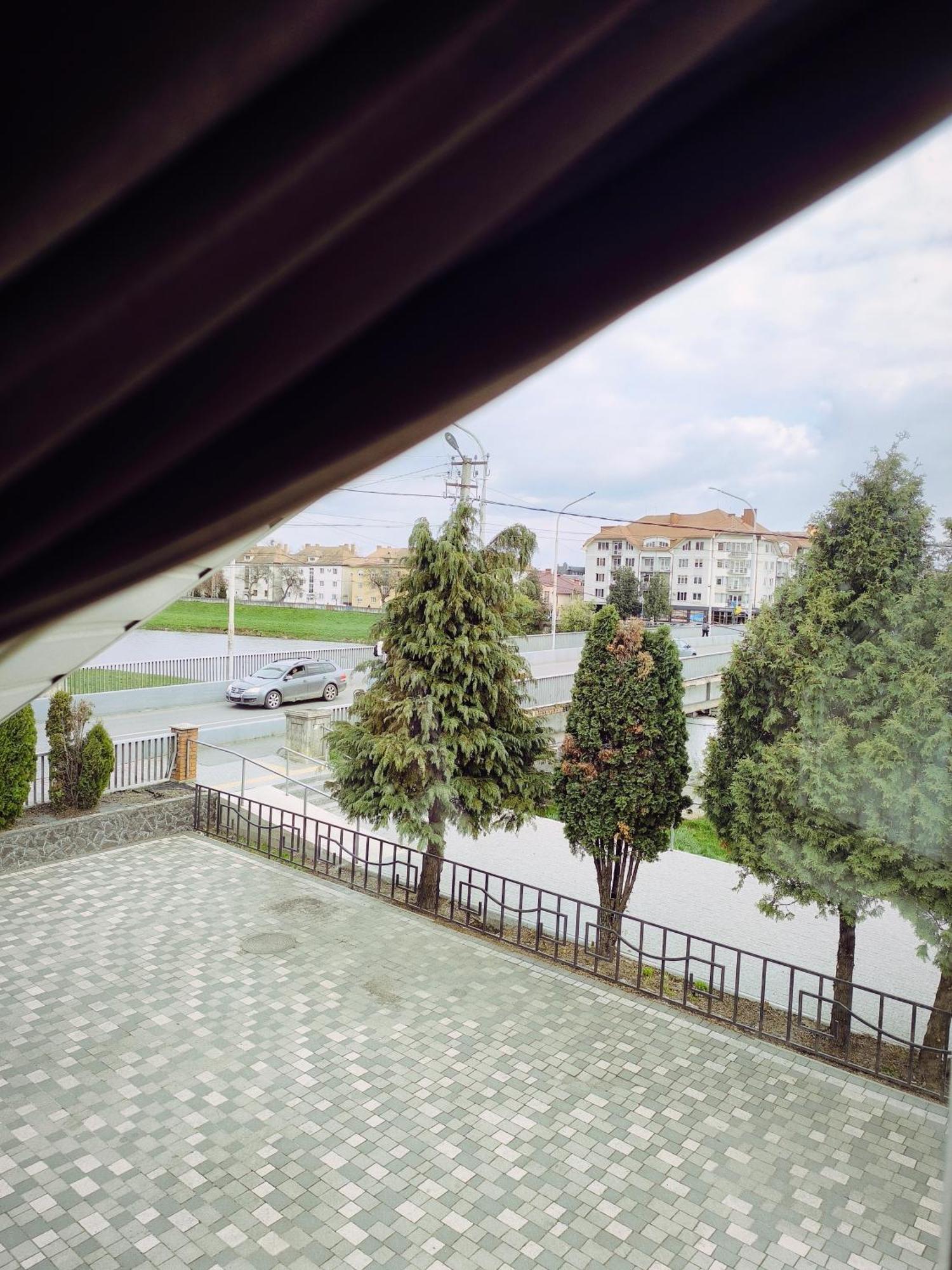 Hotel Delfin Mukacheve Exterior photo